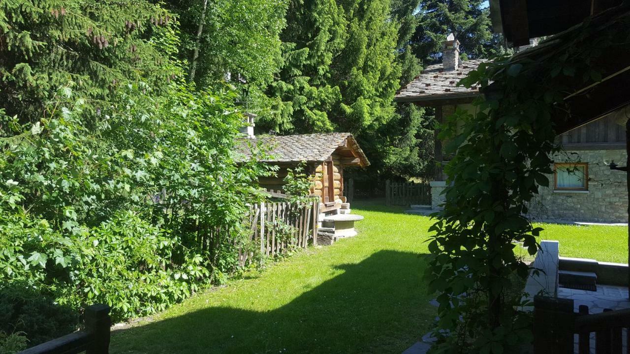 Chalet Blanc "Le Flocon" Courmayeur Exterior photo